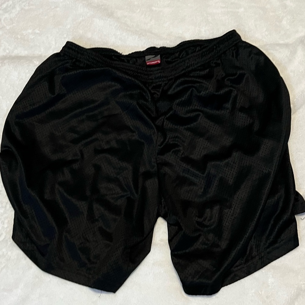 REGULAR BLACK SHORTS
